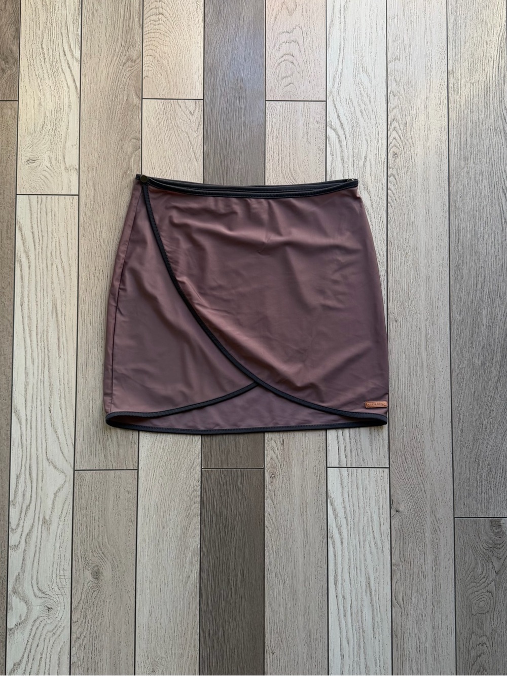 LYRA Women’s Swim Wrap Skirt in Dusty Mauve with Black Trim M